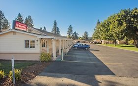 Shasta Pines Motel & Suites